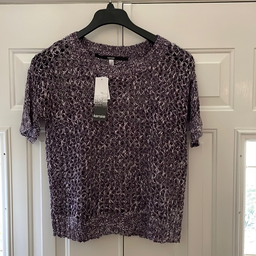 Kensie - Women’s macramé short sleeve sweater - size medium